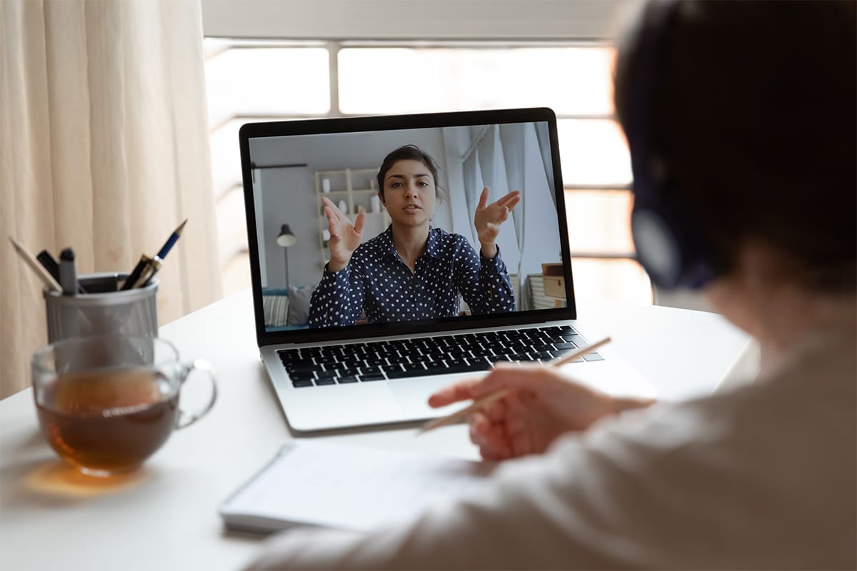 Coaching po polsku – czy warto wybrać opcję przez Internet?