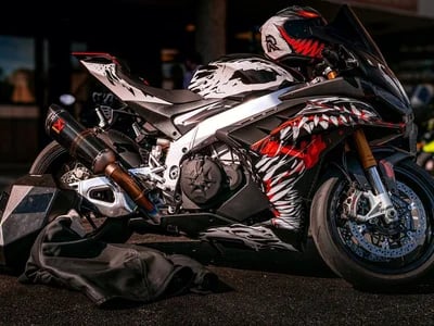 Motorrad Folie kaufen und gratis Zustellung genießen – schnell & kontaktlos geliefert